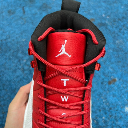 12 RED WHITE