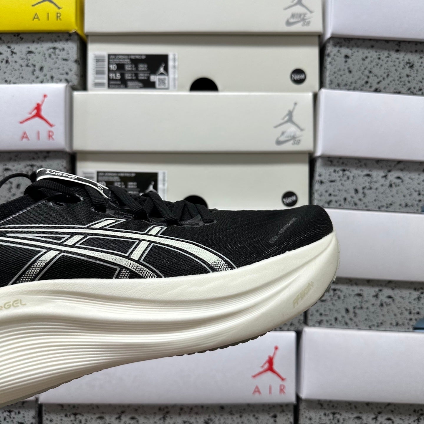 GEL-NIMBUS 27 White/Black