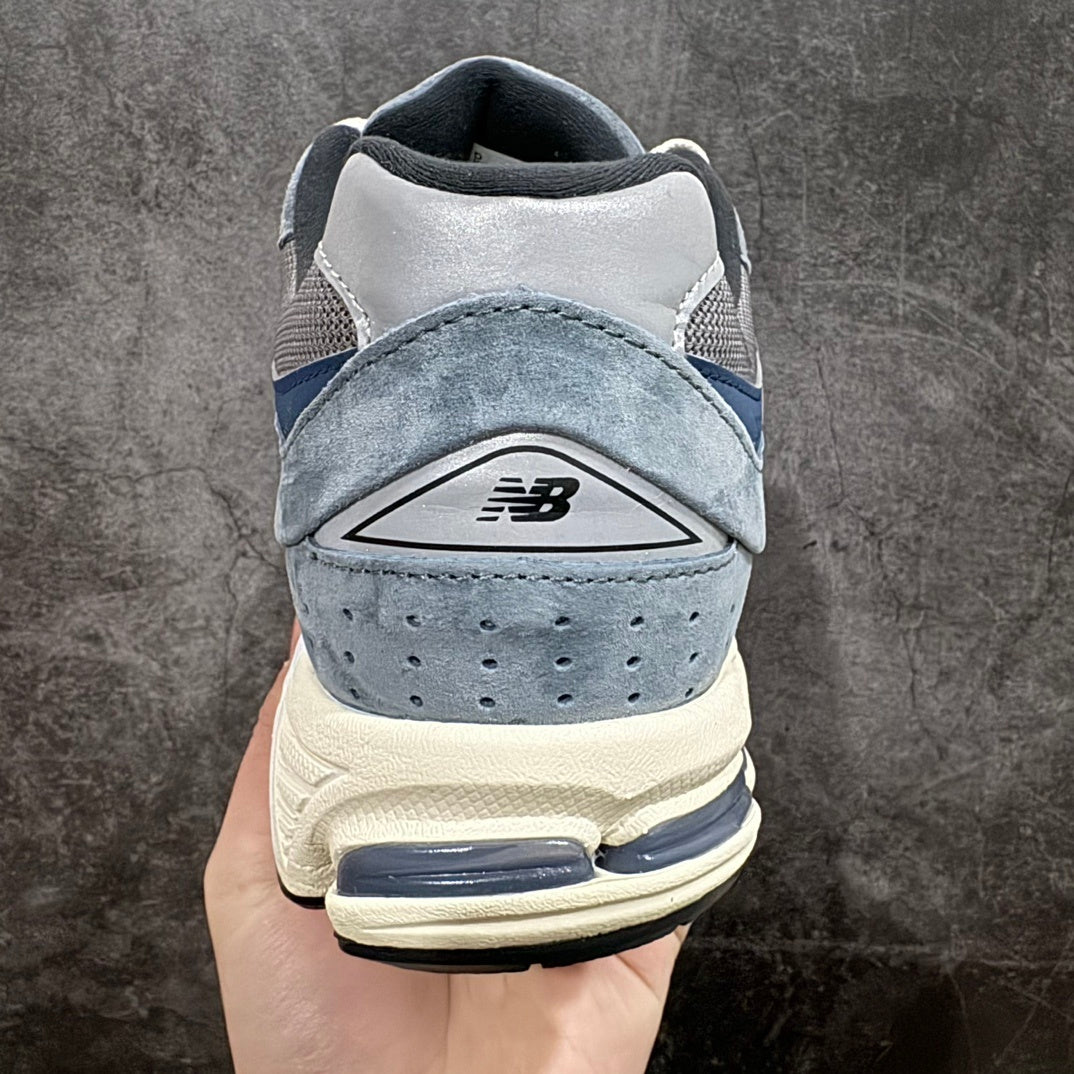 2002 Grey Blue Black
