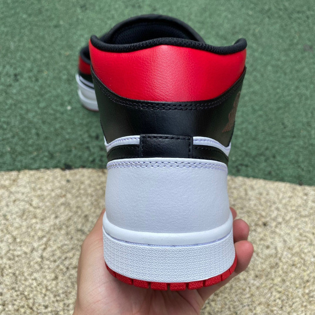 AJ1 MID Gym Red/Black Toe