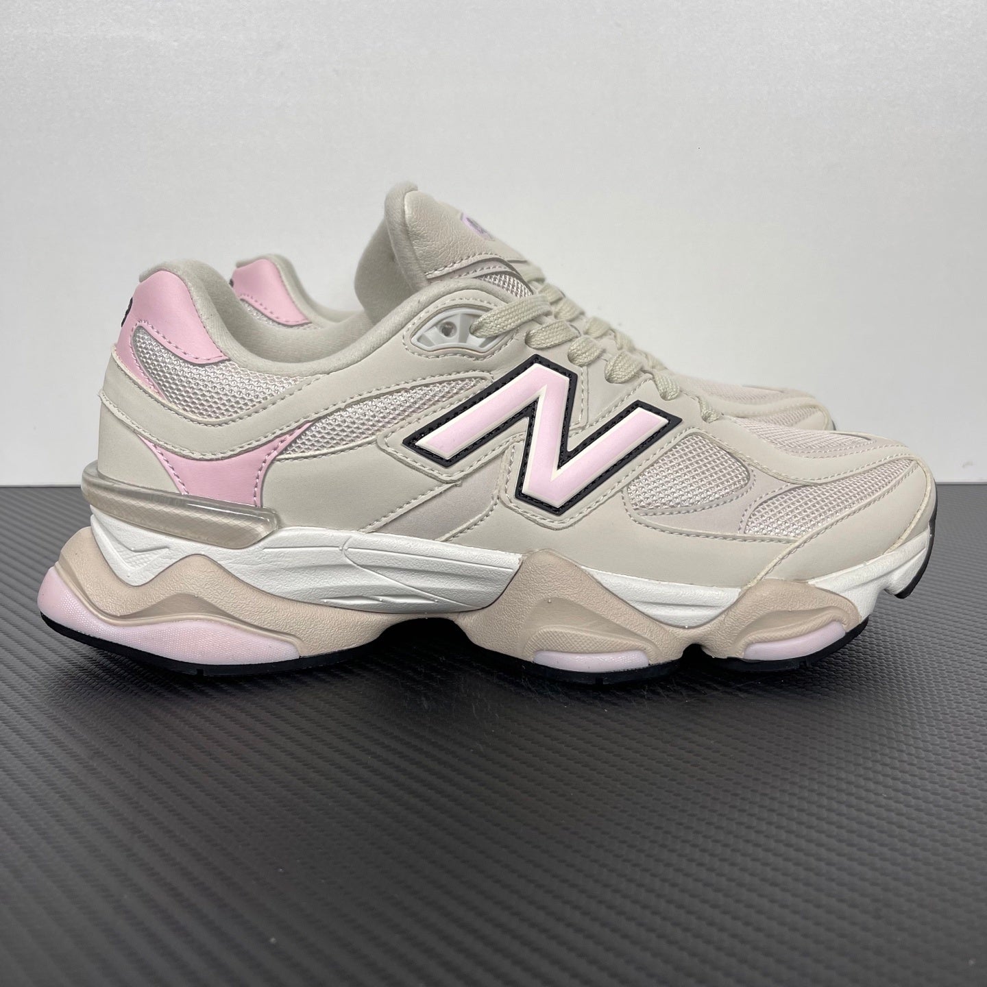 NB 9060 Vintage Rose