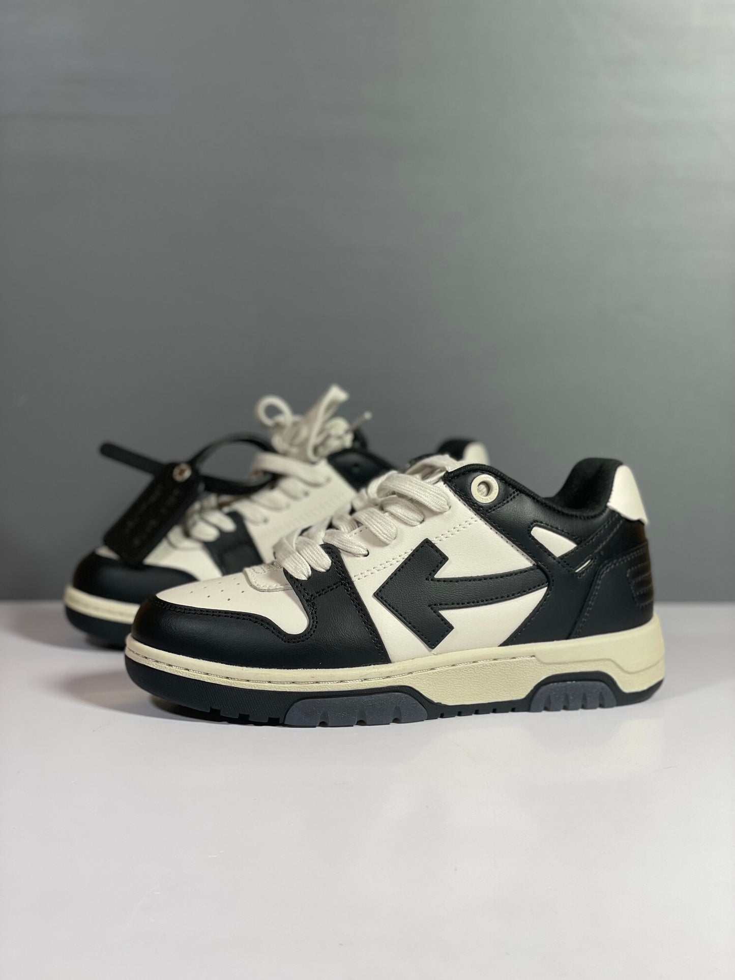 Out Of Office Cream Black