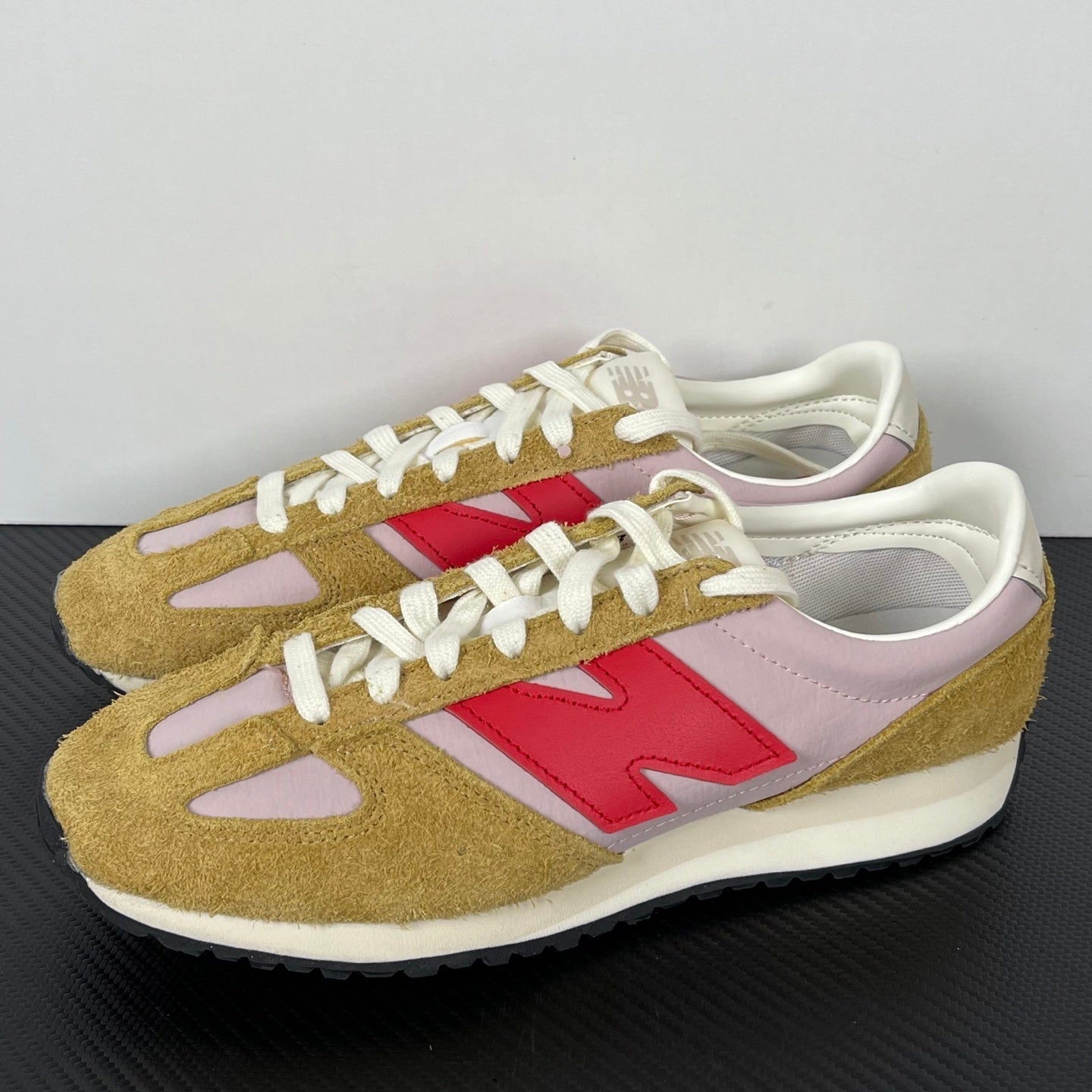 471 Brown Pink Red