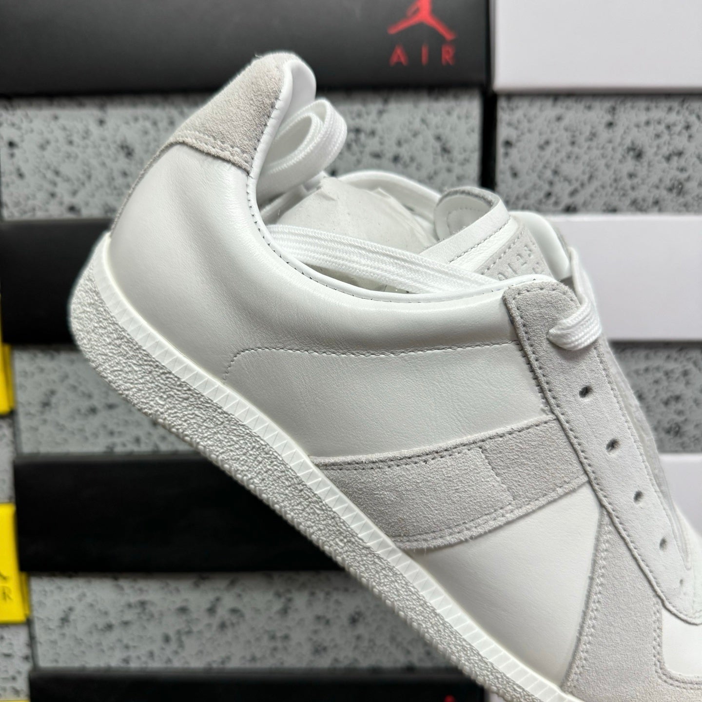 Maison  Pure White