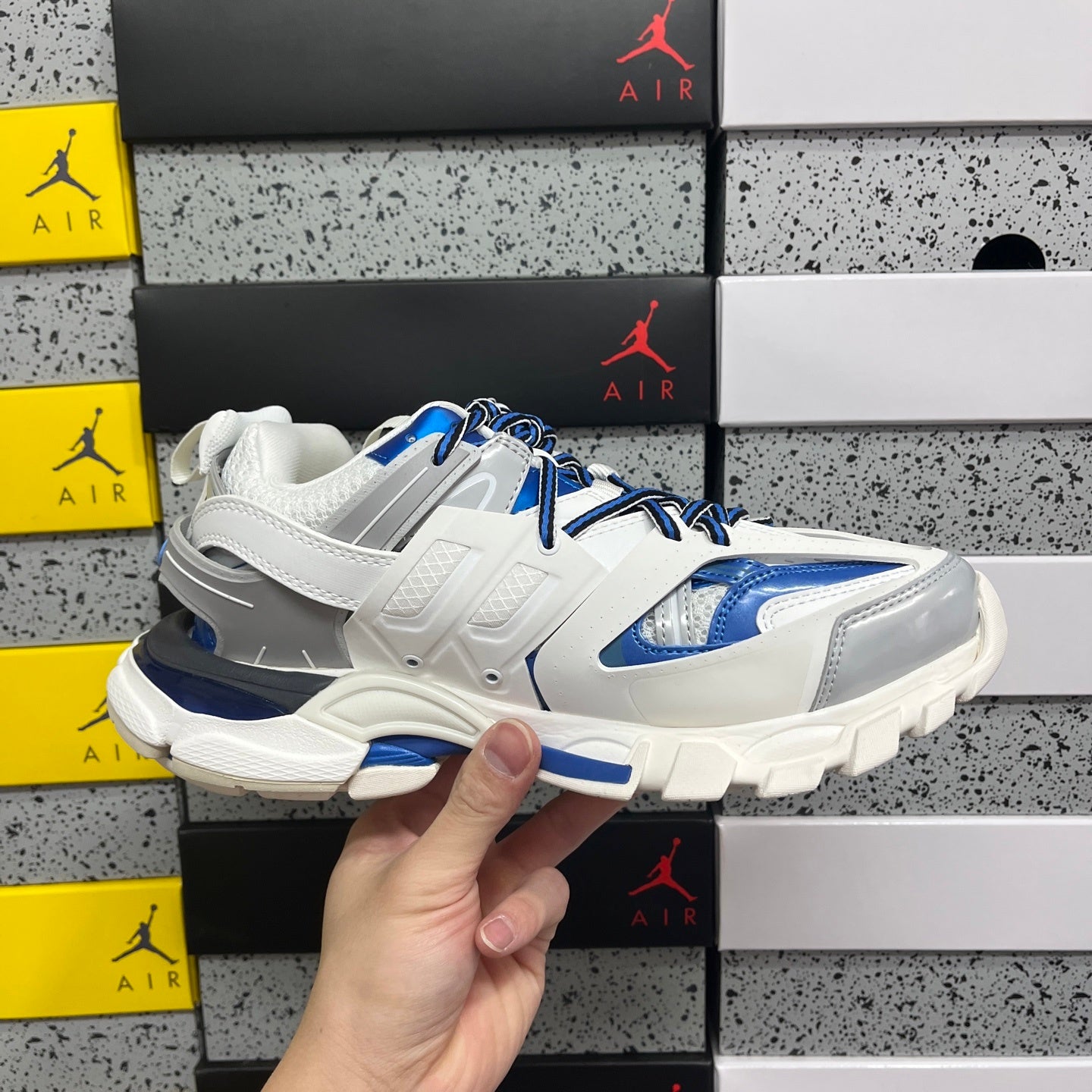 BLG Track White Blue