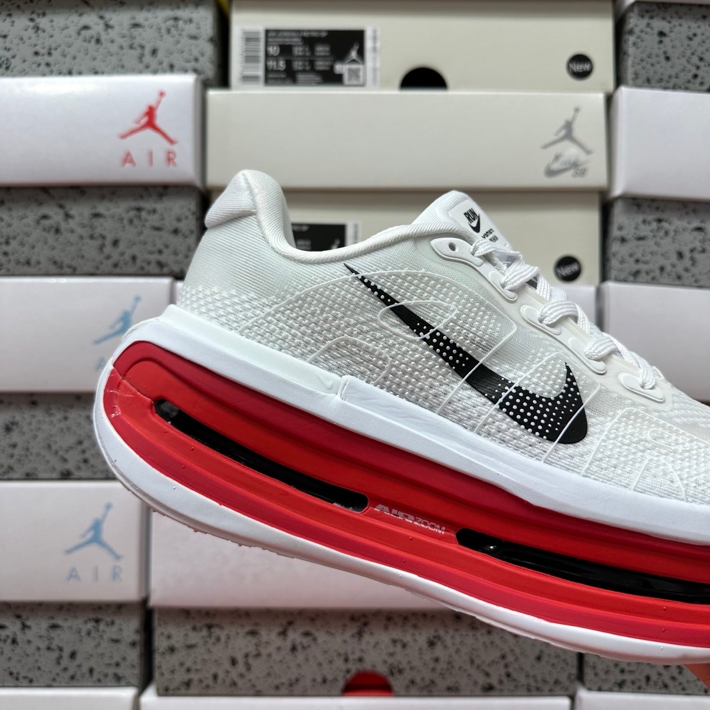Vomero Premium White Red