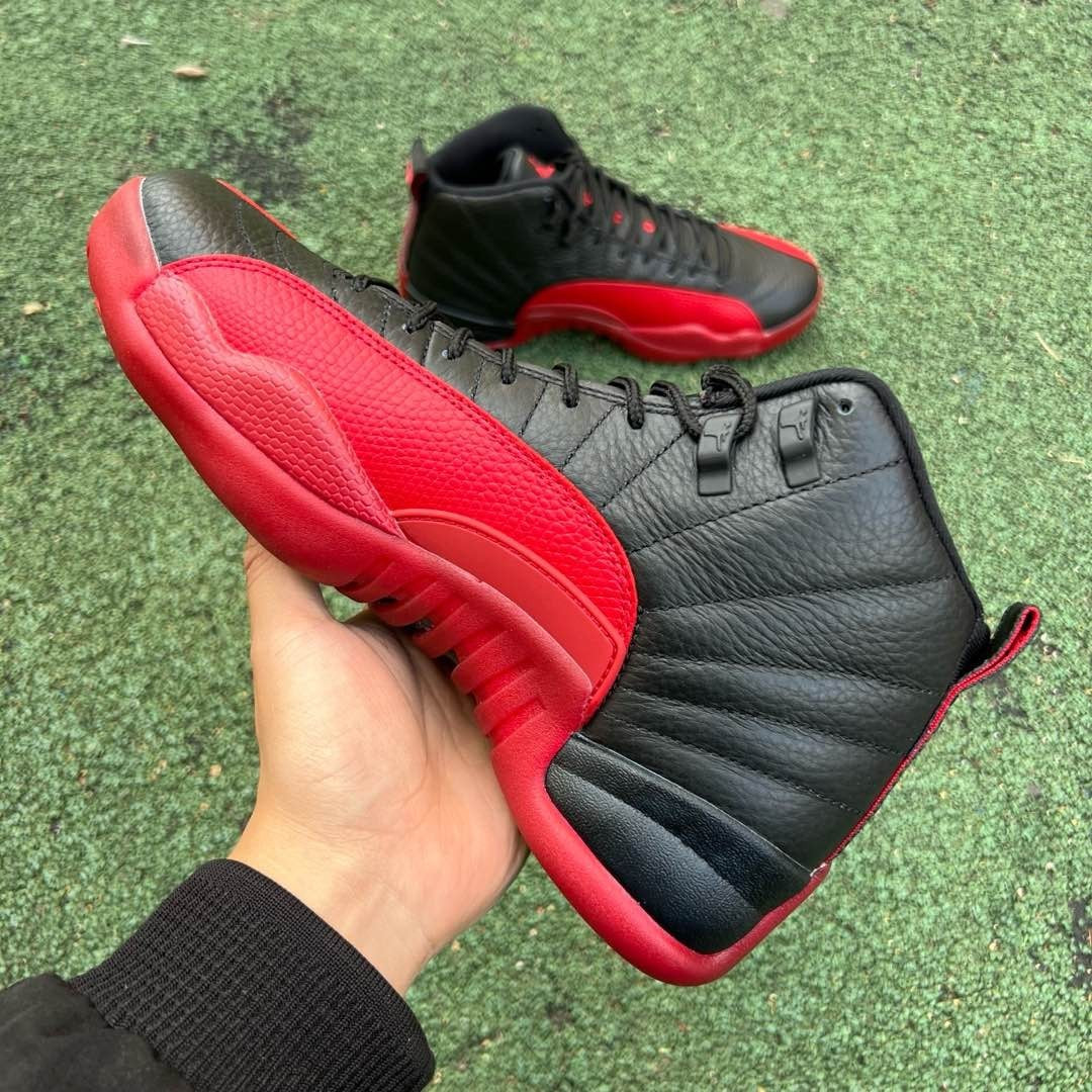 12 Black and Red