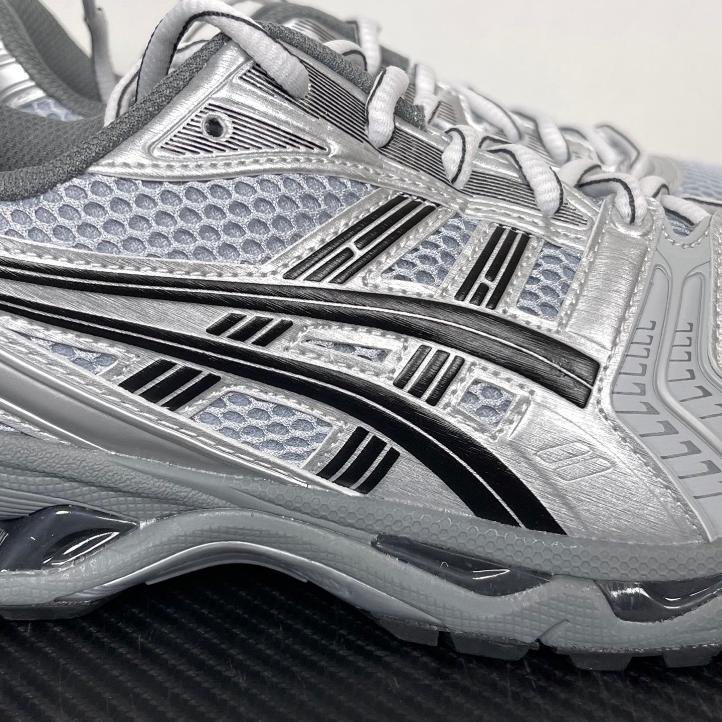 Kayano 14 White / Silver / Black