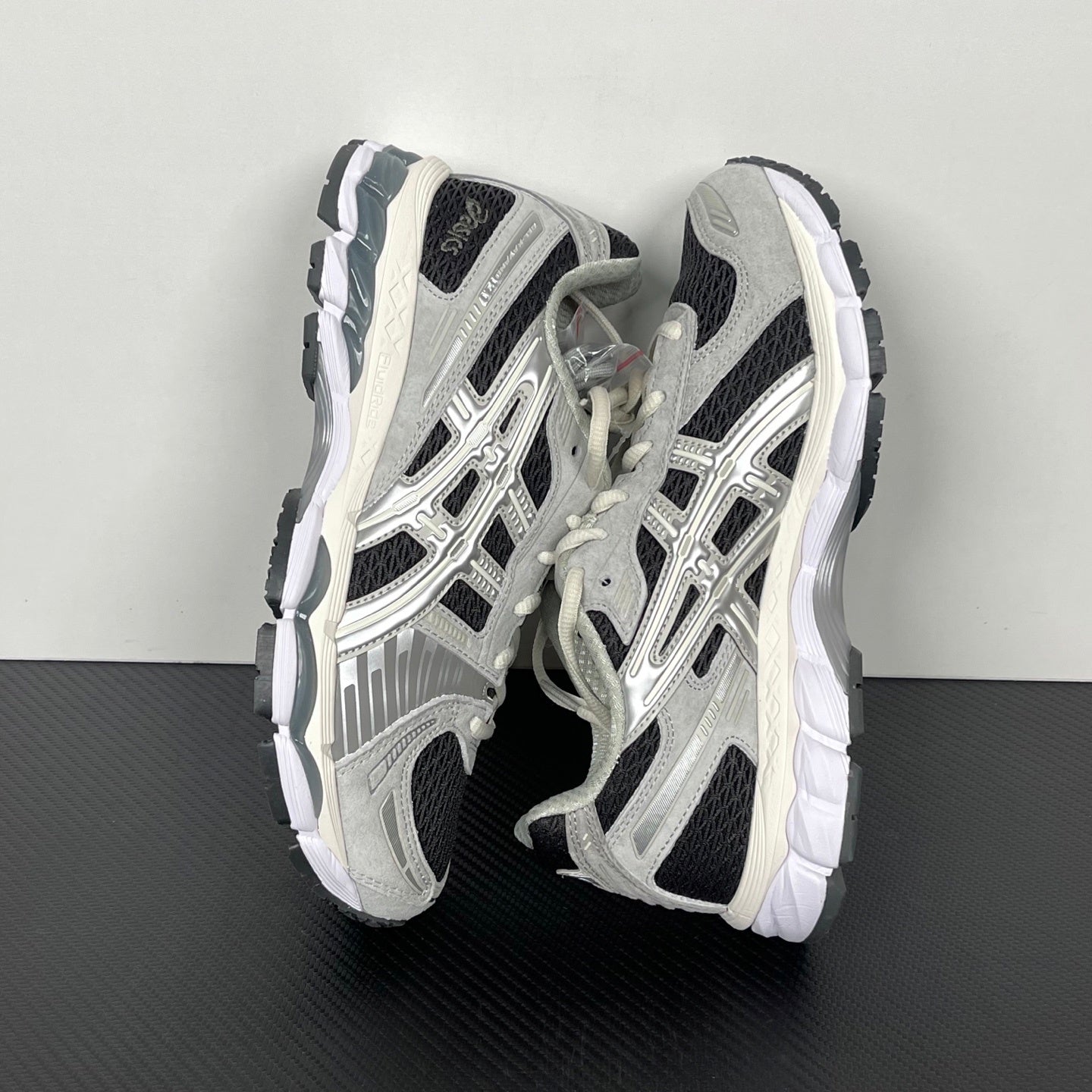Kayano 14 Black / Silver / Cream