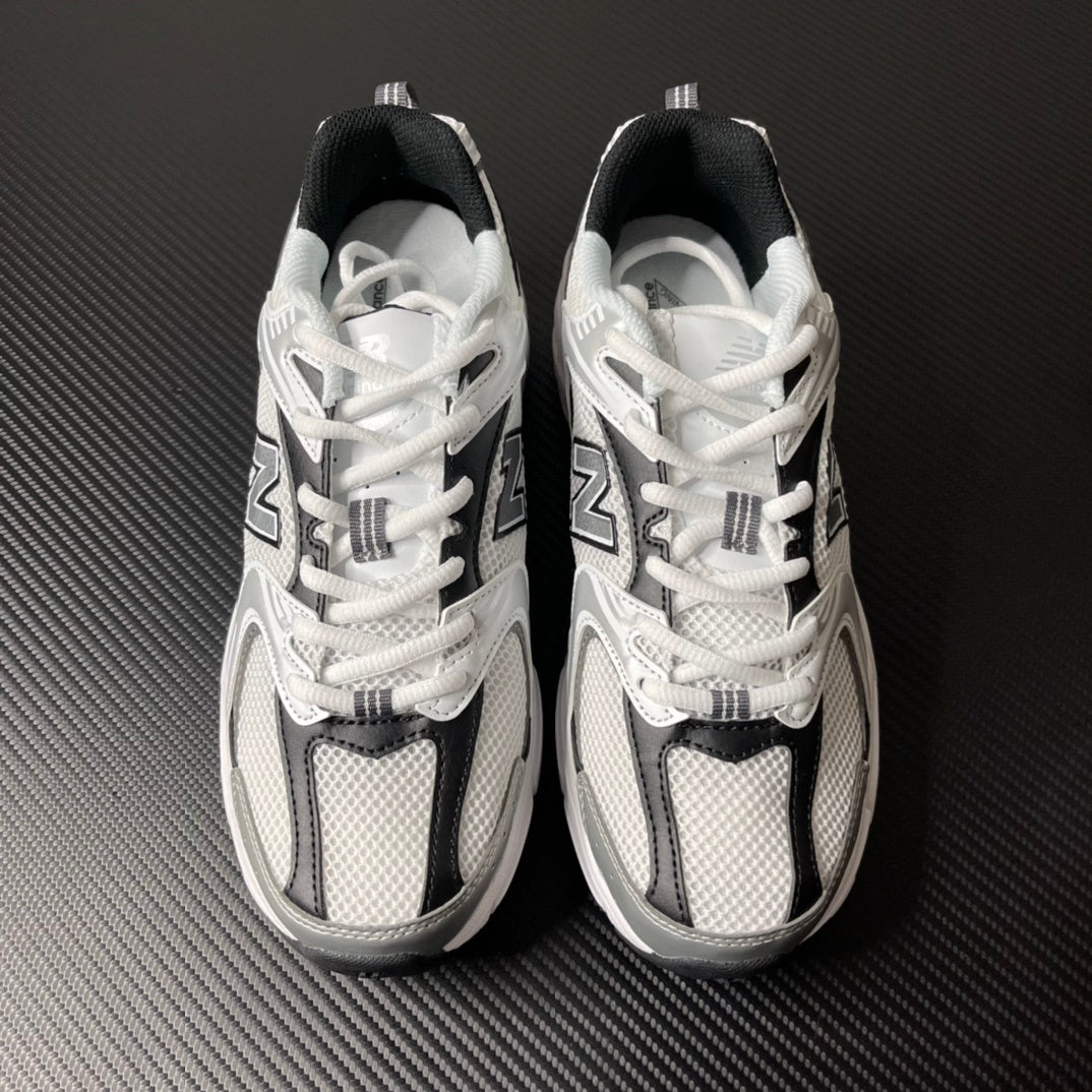 530 White and Black