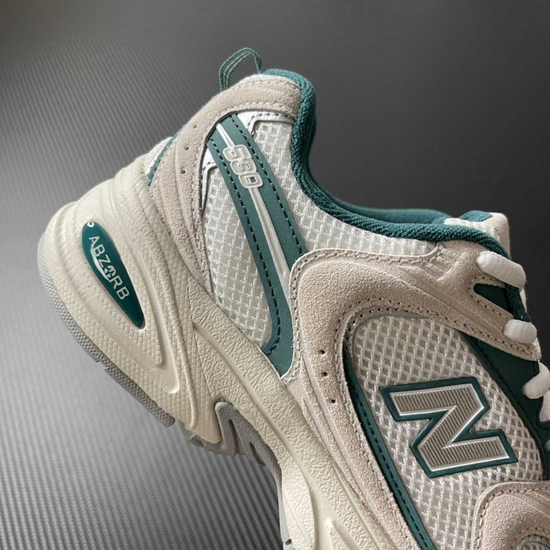 530 White Grey Green