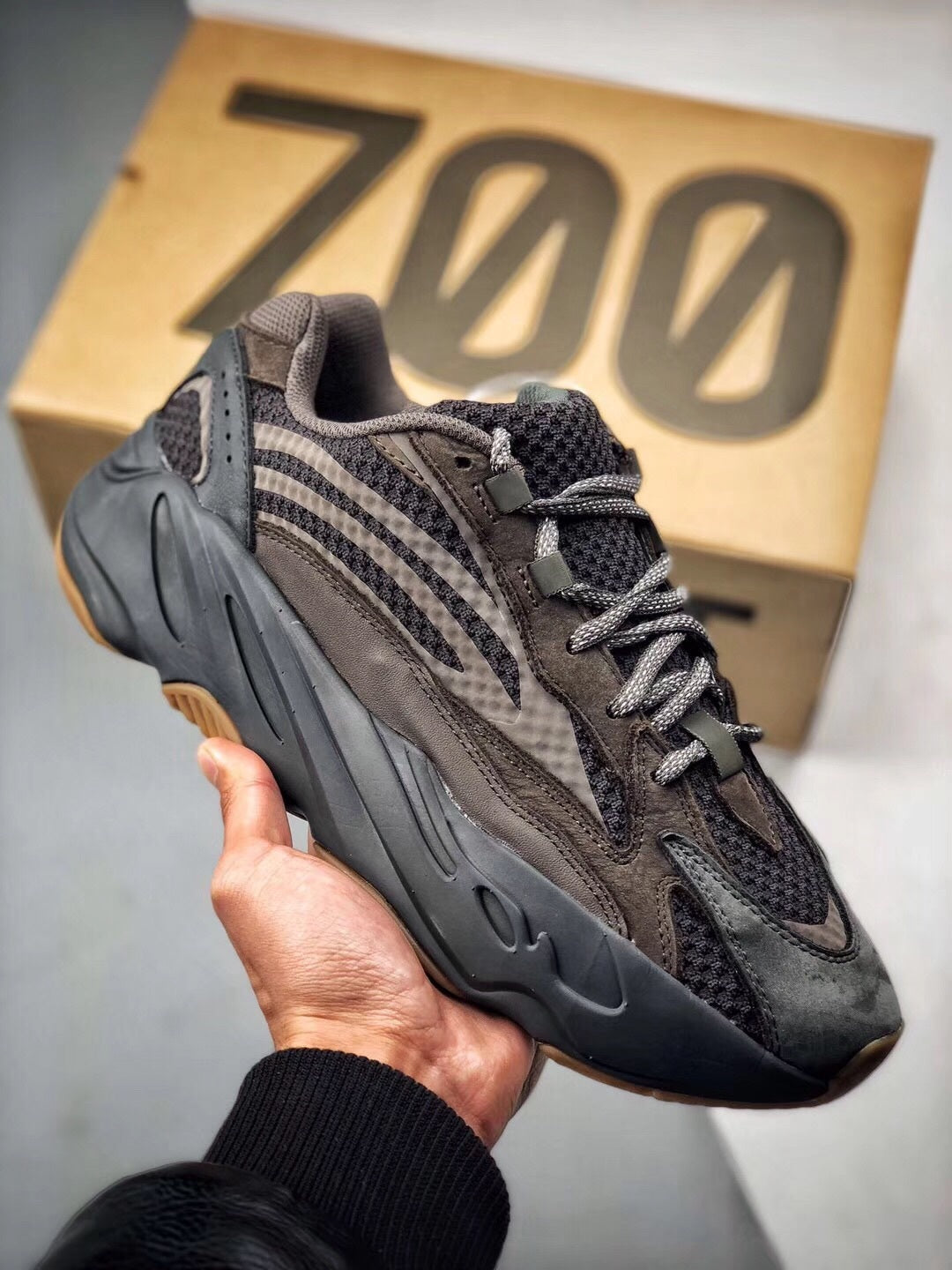 700 V2 Brown
