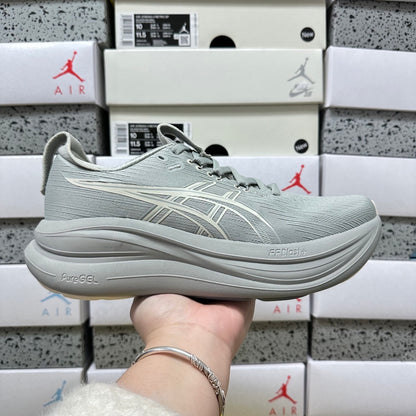 GEL-NIMBUS 28 Grey