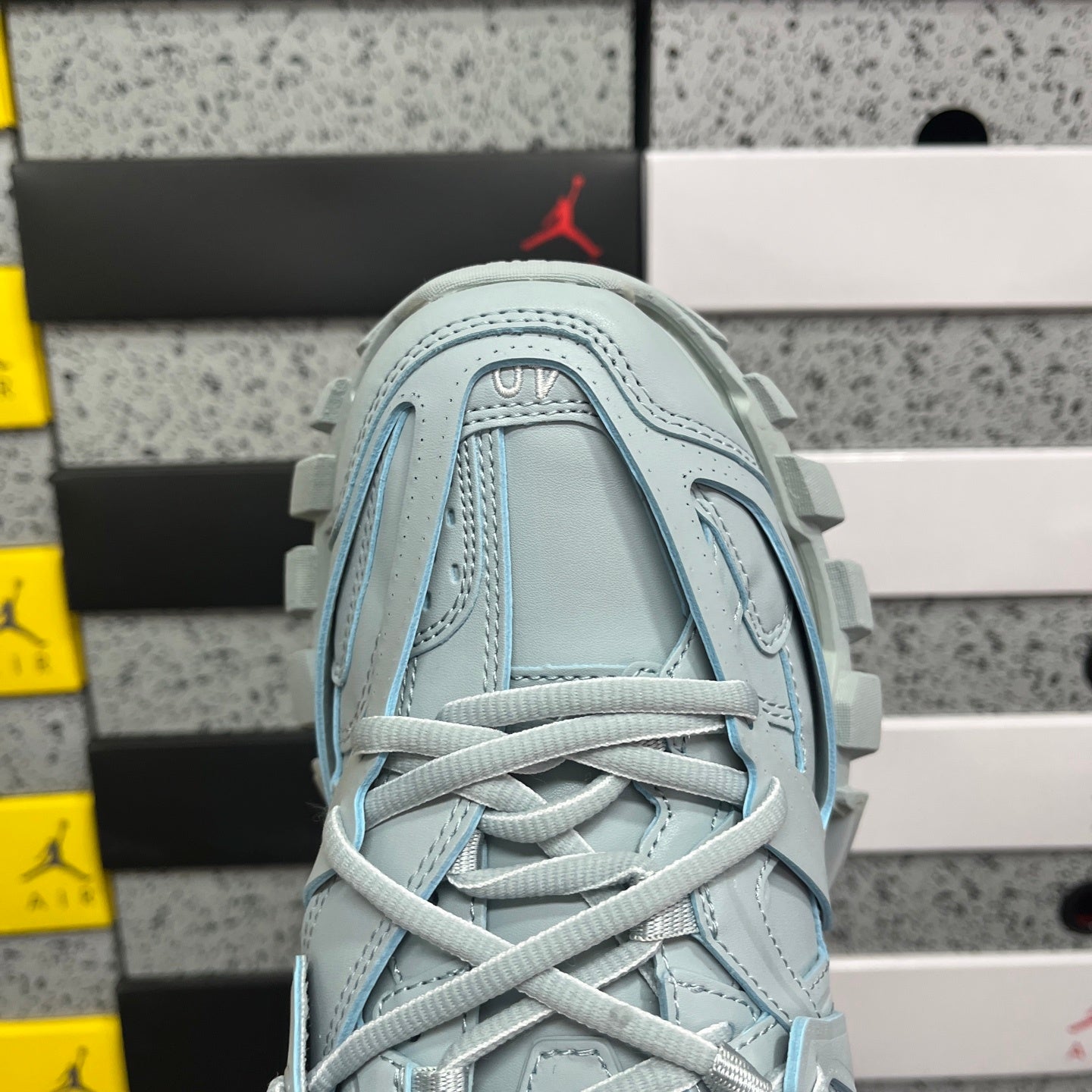 BLG Track Light Blue