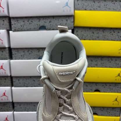 BLG Triple S.2 White/Beige