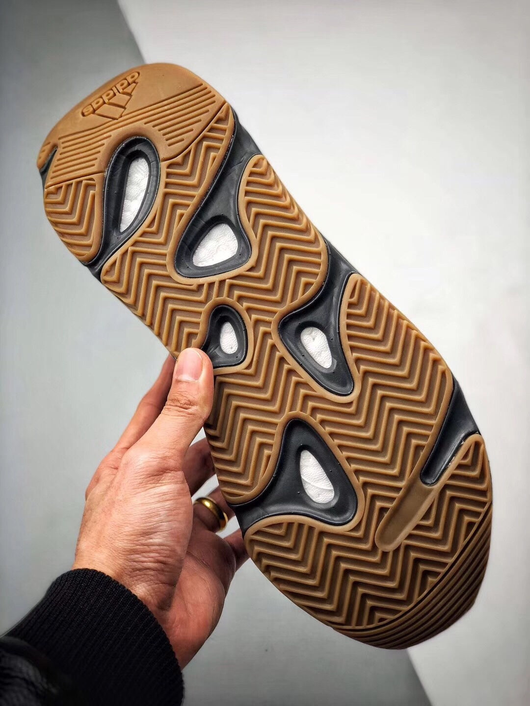 700 V2 Brown