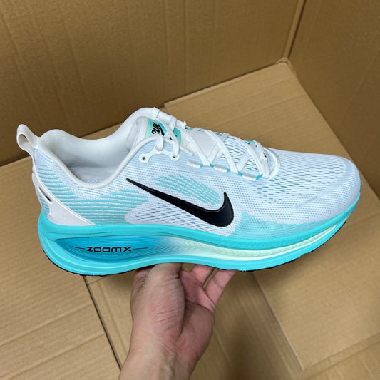 Vomero 18 White/Blue