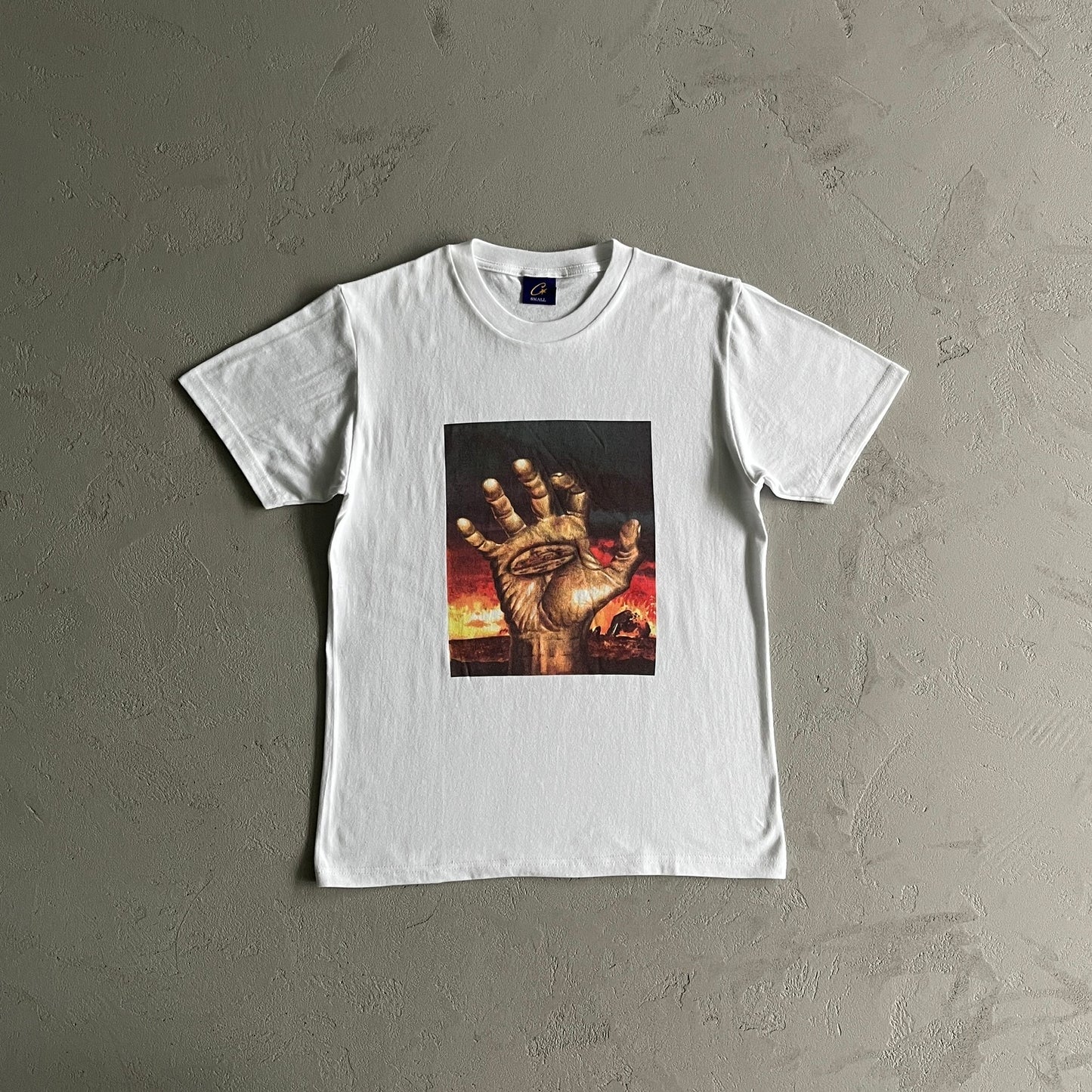 Hand white T shirt