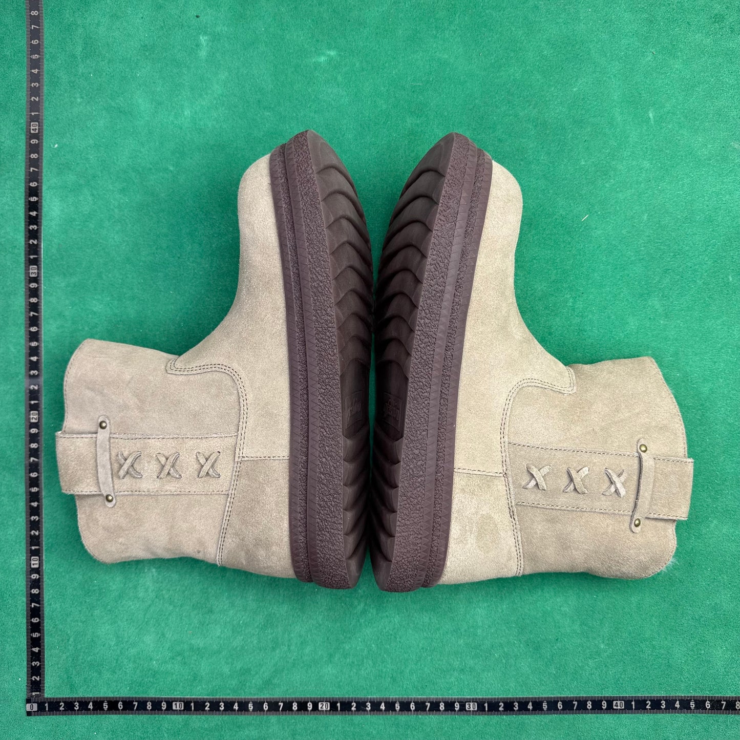 TT UGG