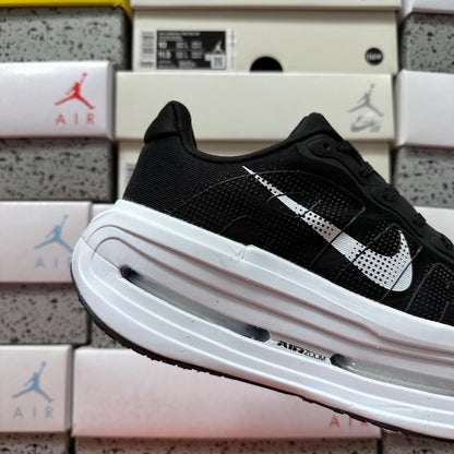 Vomero Premium Black/White