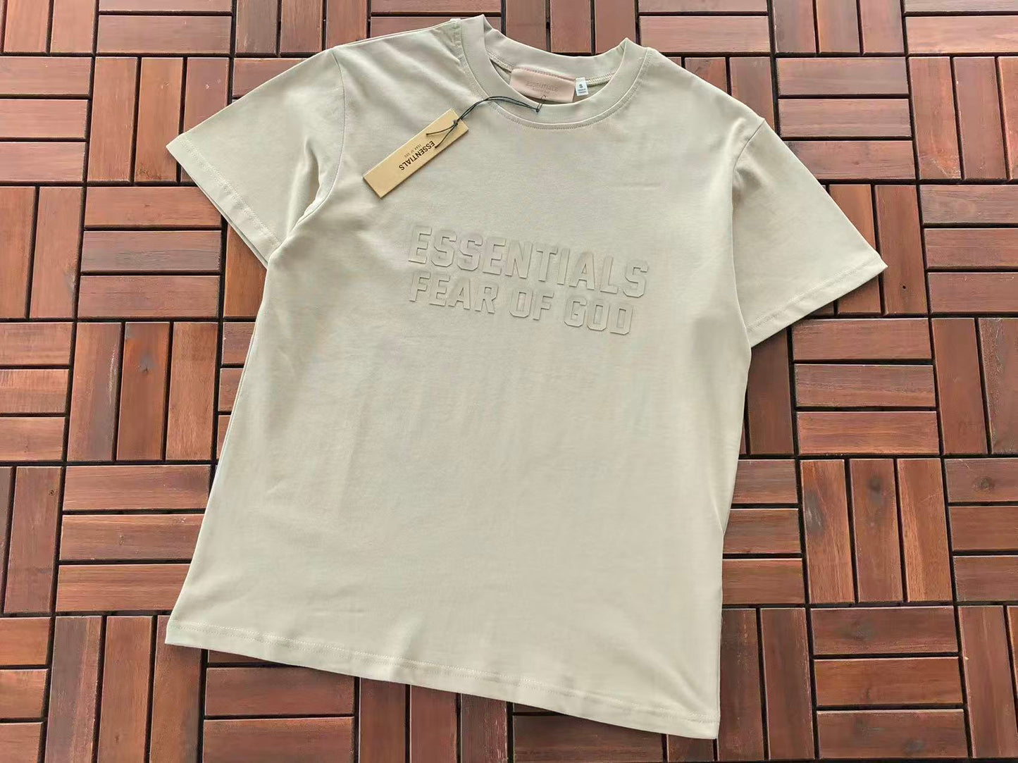 T-Shirts ESSENT