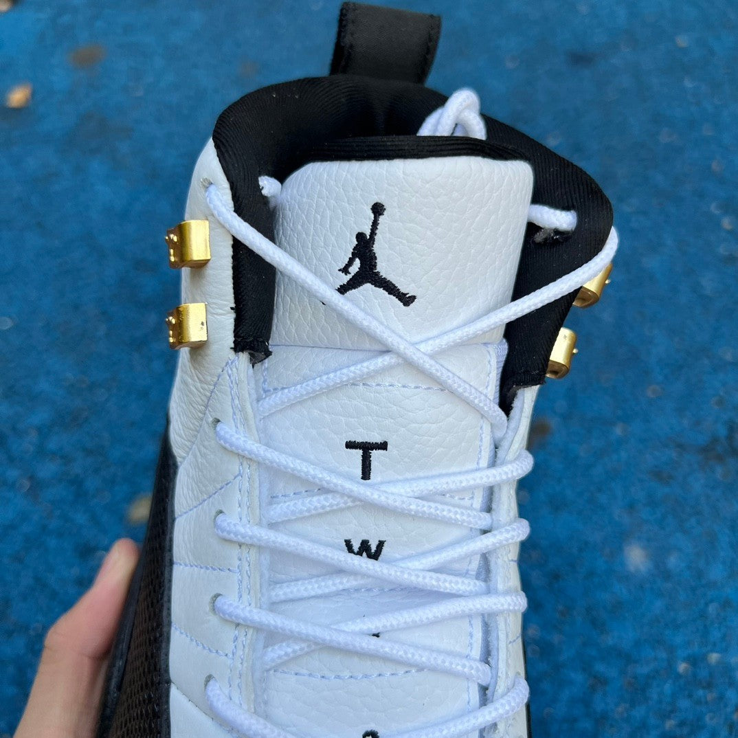12 BLACK AND WHITE