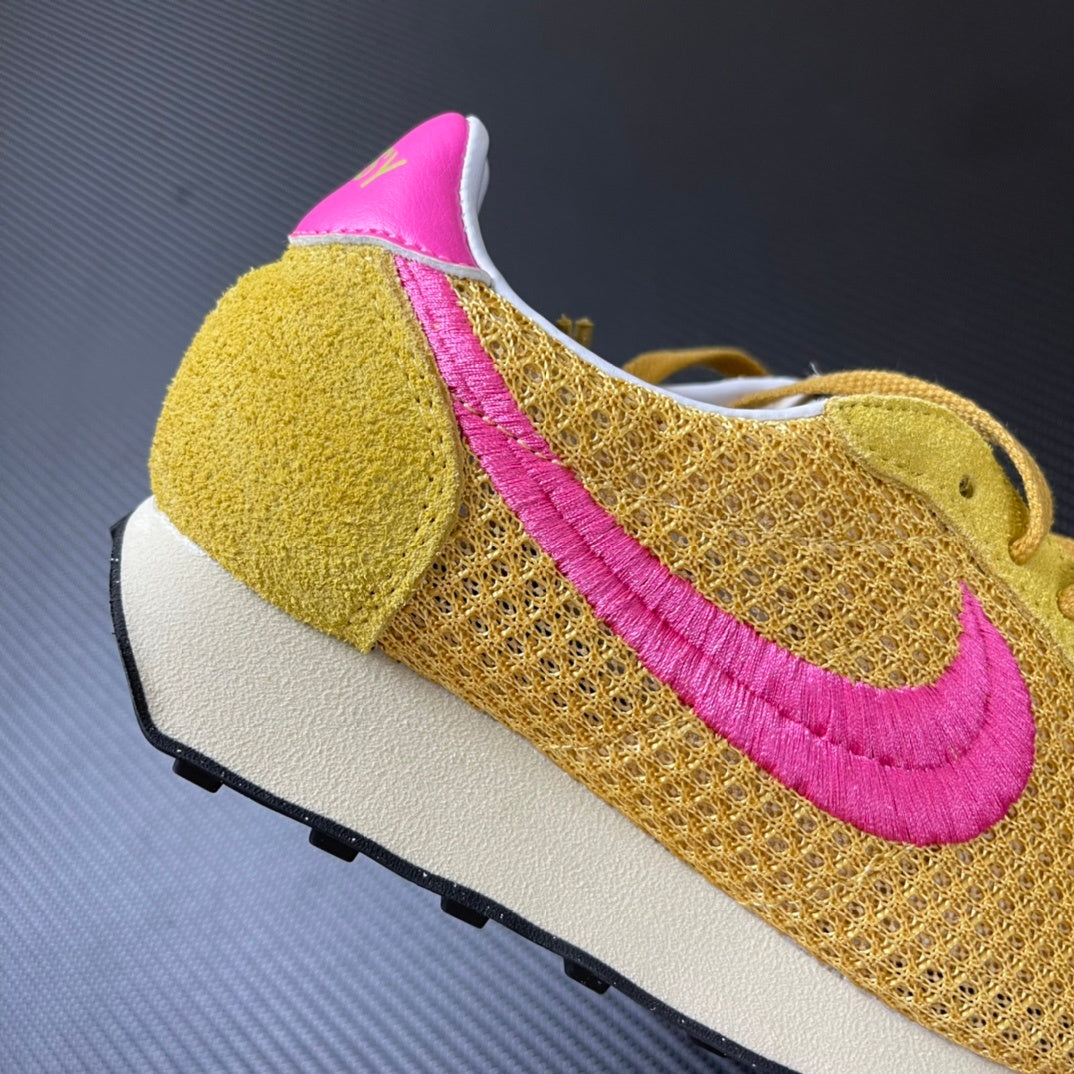 Roshe Run Sanded Gold