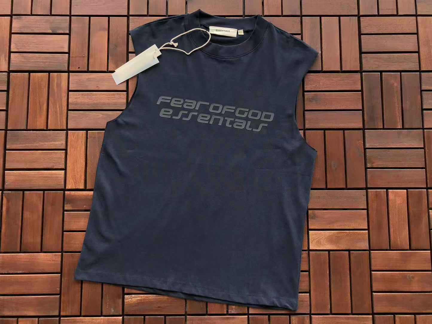 T-Shirts sem Mangas ESSENT