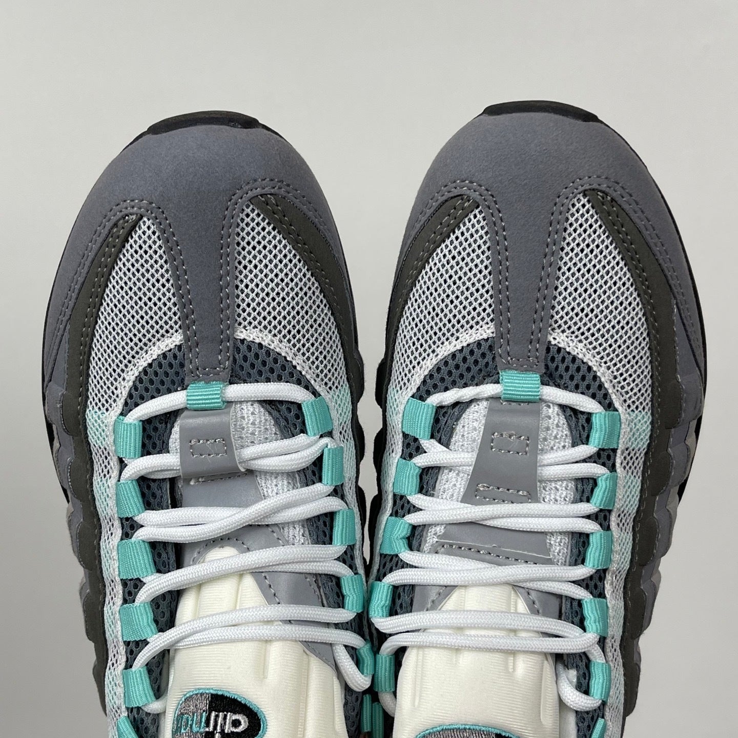 95 Hyper Turquoise