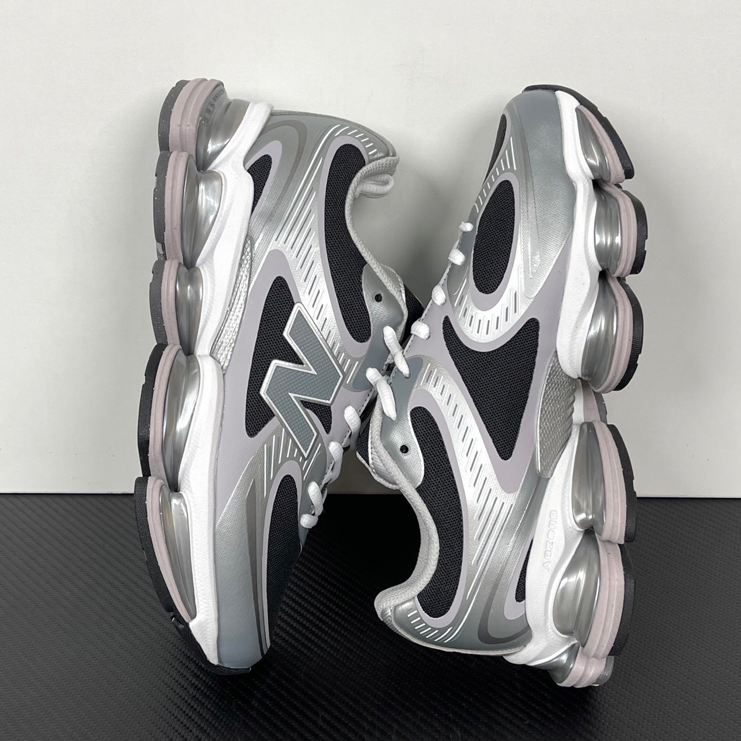 2000 ABZORB Grey and Black