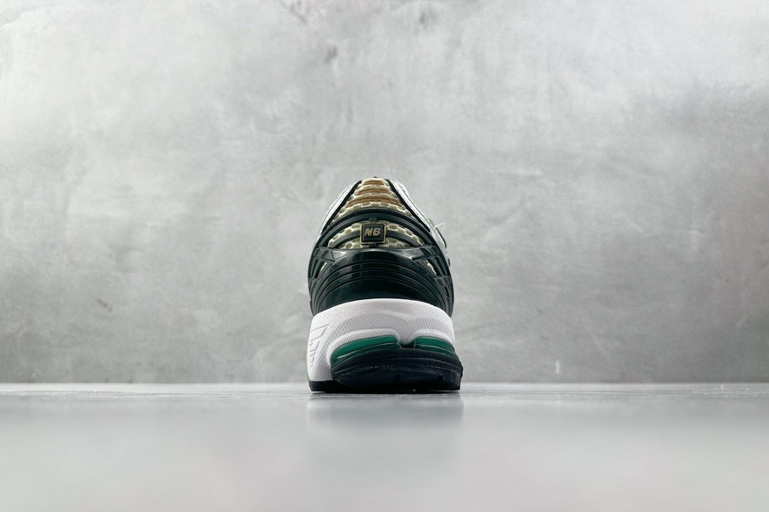 1906 Vintage Green
