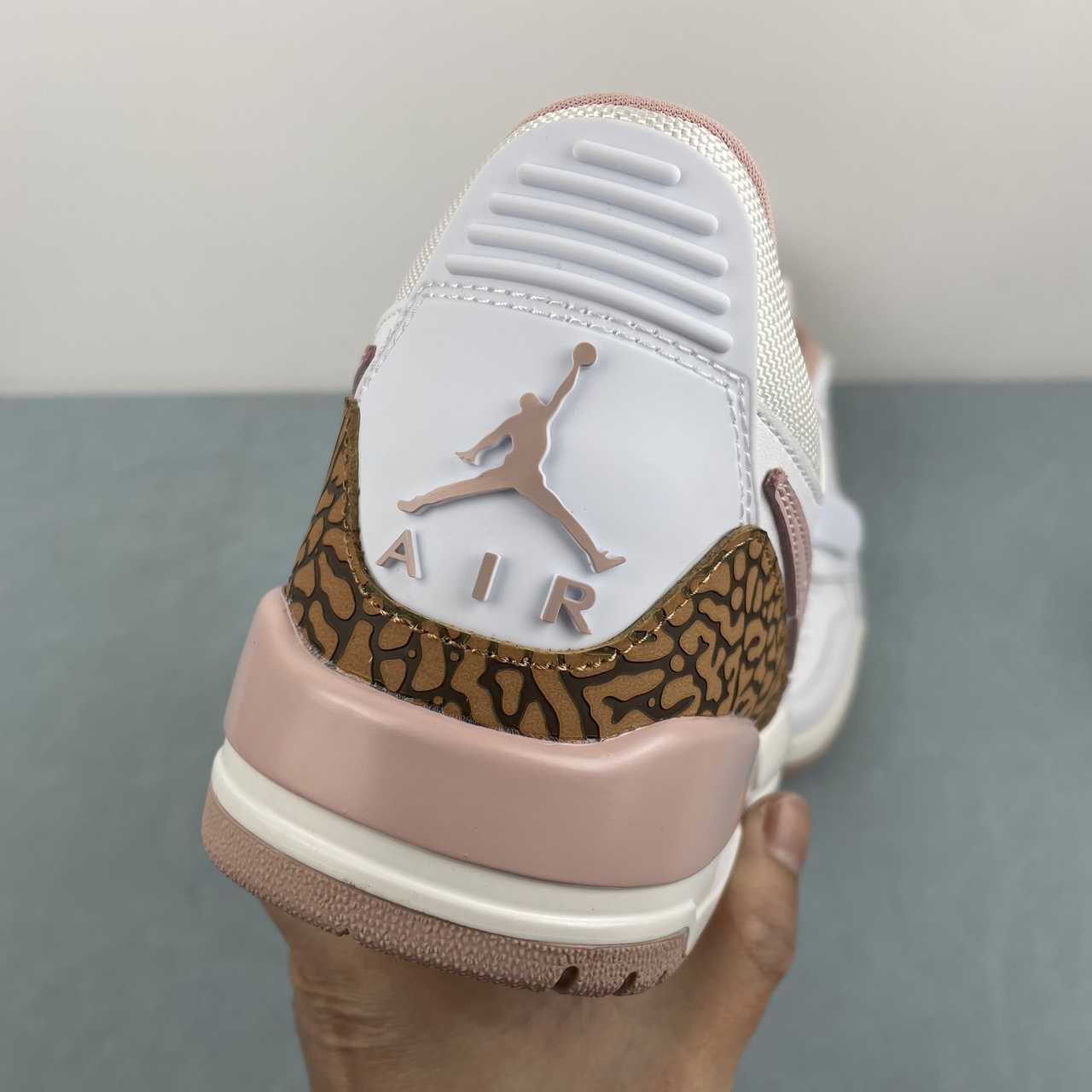 Legacy 312 White Archaeo Brown Sail Pink Oxford