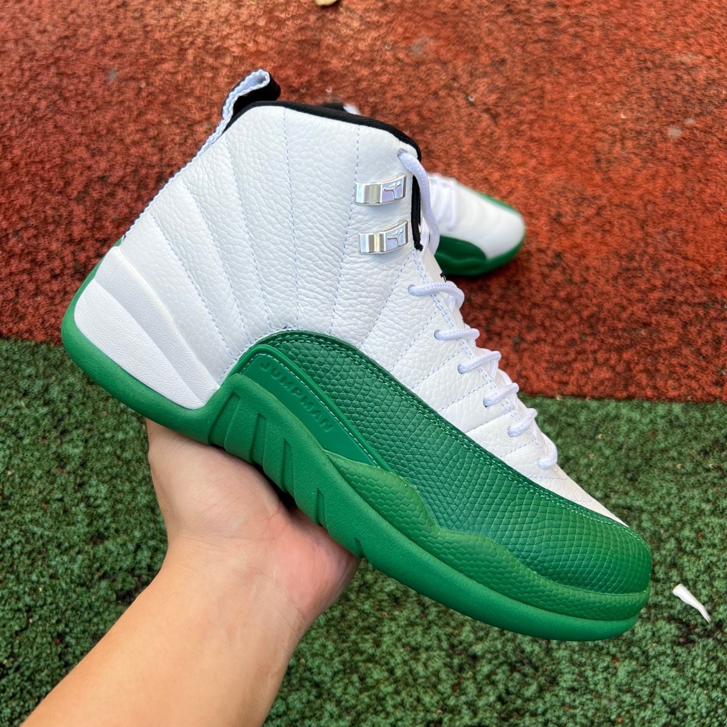 12 Green and White