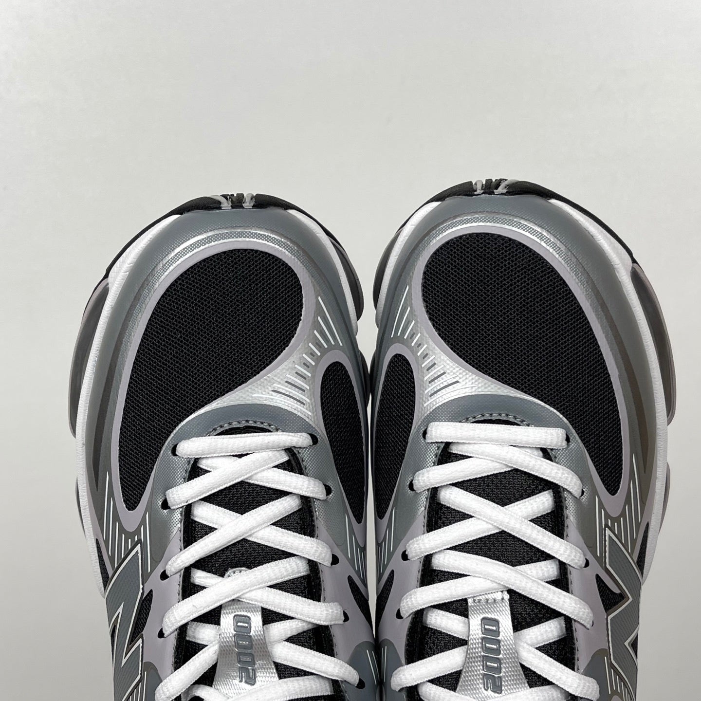 2000 ABZORB Grey and Black