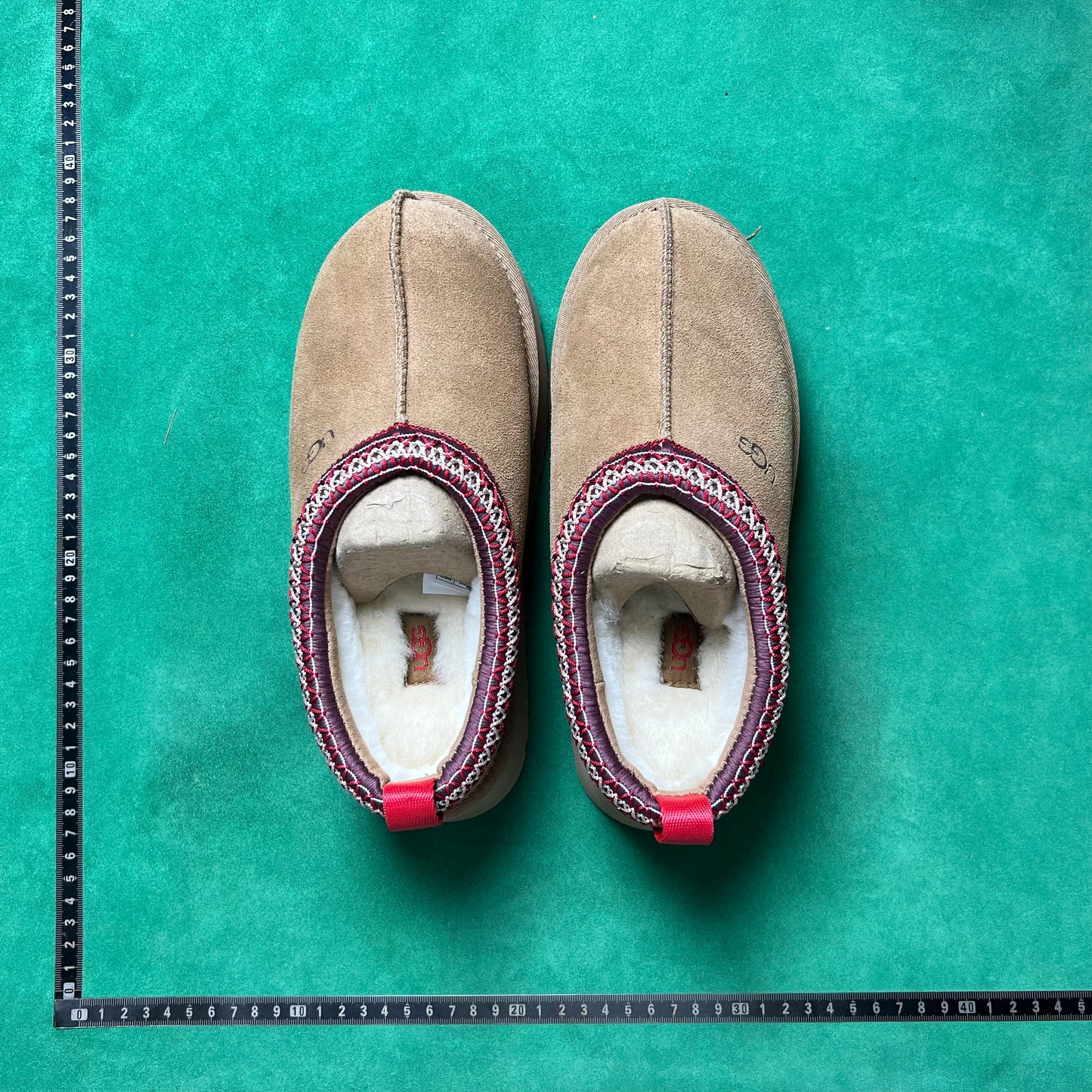 UGG