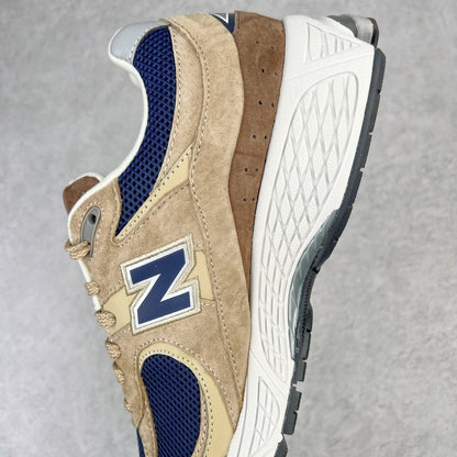 2002R Beige Navy Blue