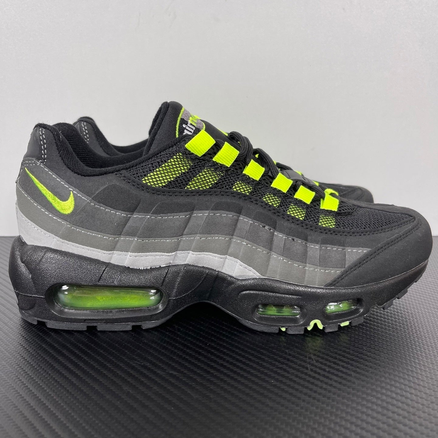 95 Black Neon