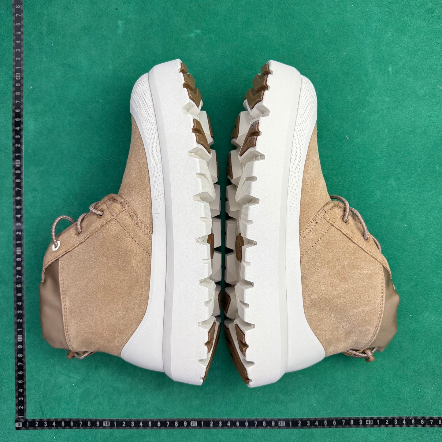 TT UGG WEATHER HYBRID