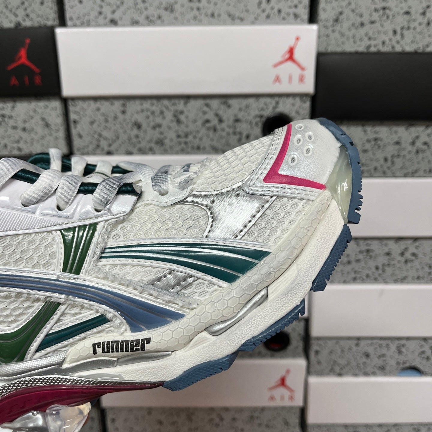 BLG Runner White Multicolor
