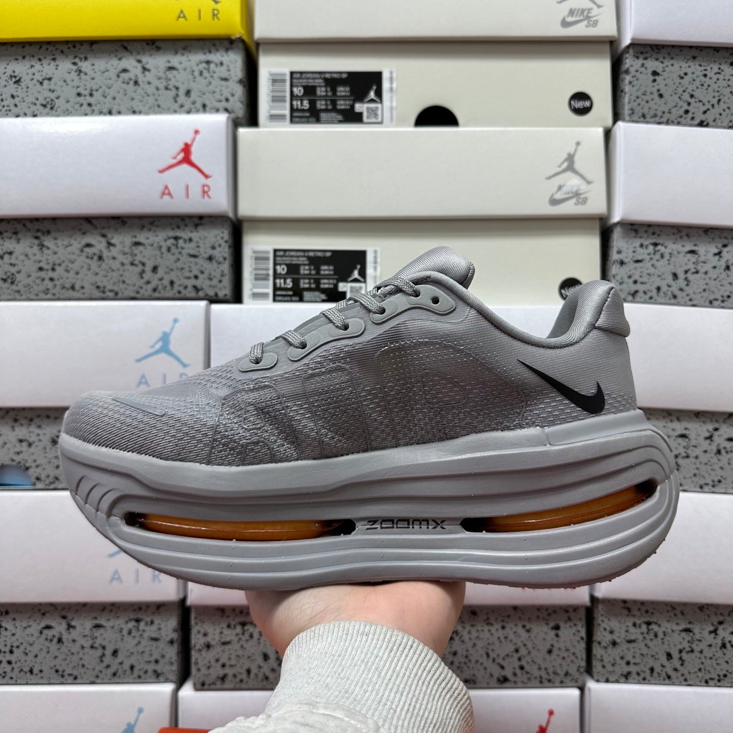 Vomero Premium Grey