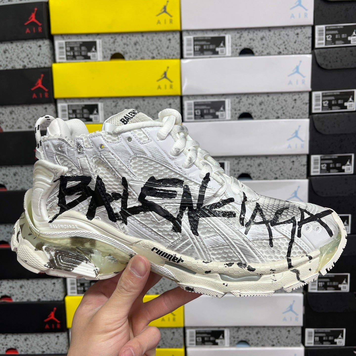 BLG Runner 7.0 Graffiti - White Black