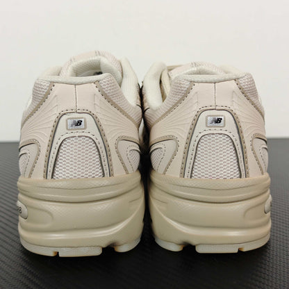 740 Sea Salt / Beige