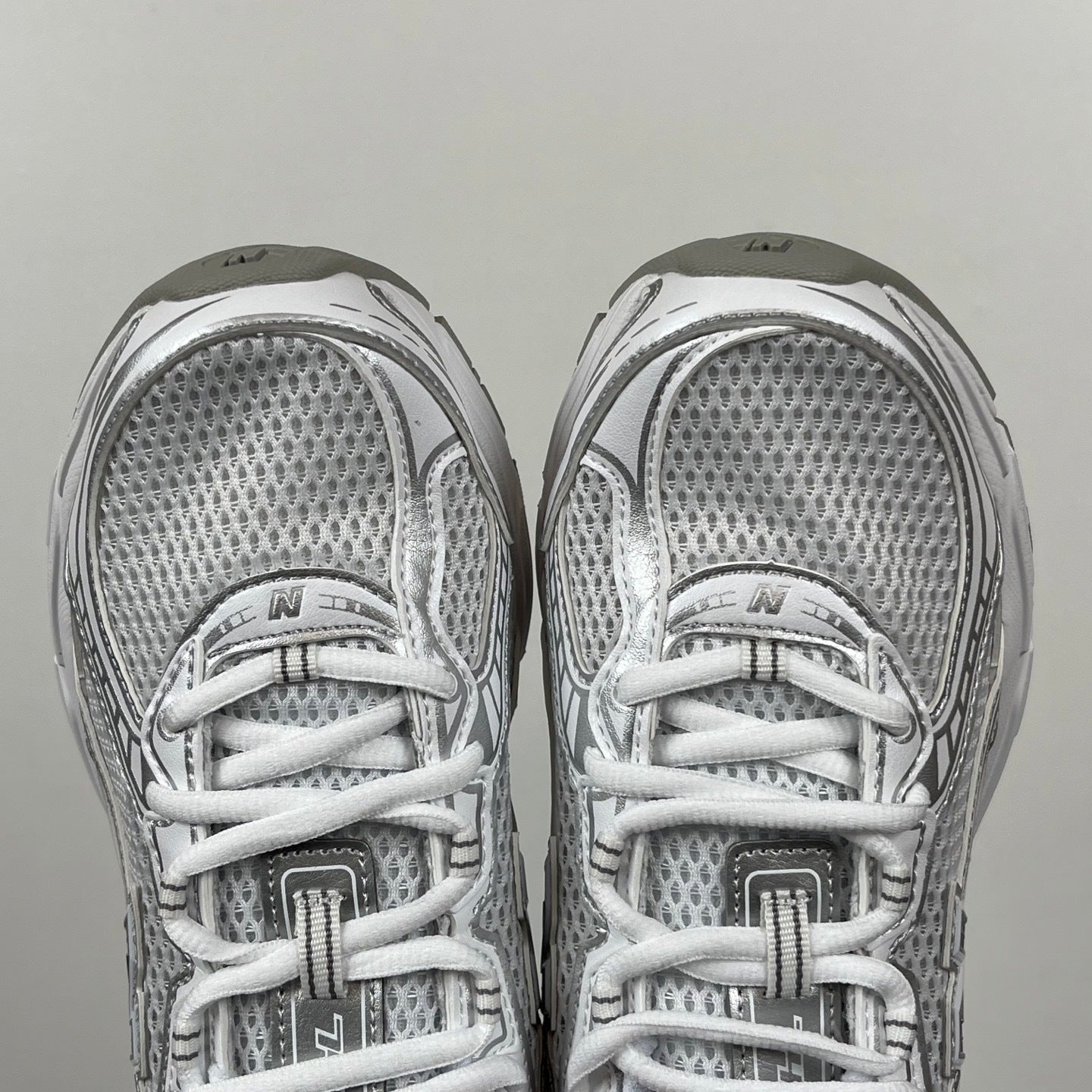 740 Triple White / Silver