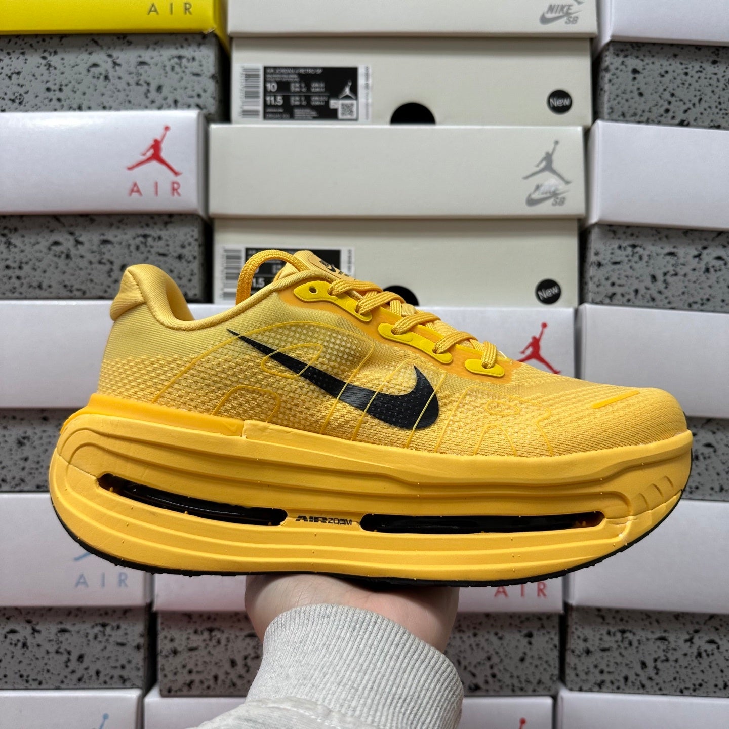 Vomero Premium Yellow