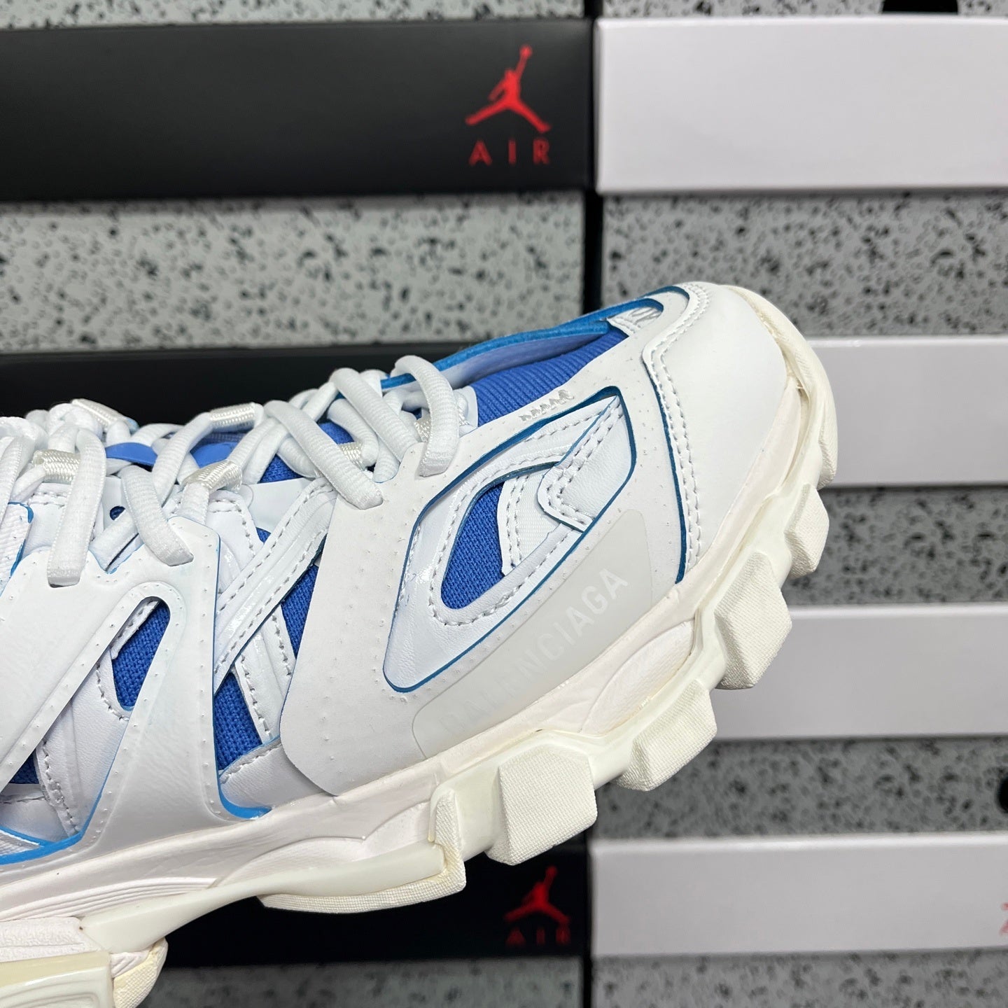 BLG Track White Blue