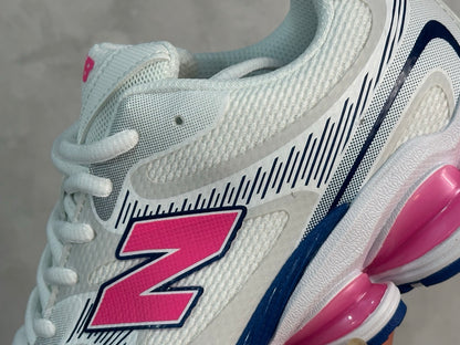 2000 Pink and White