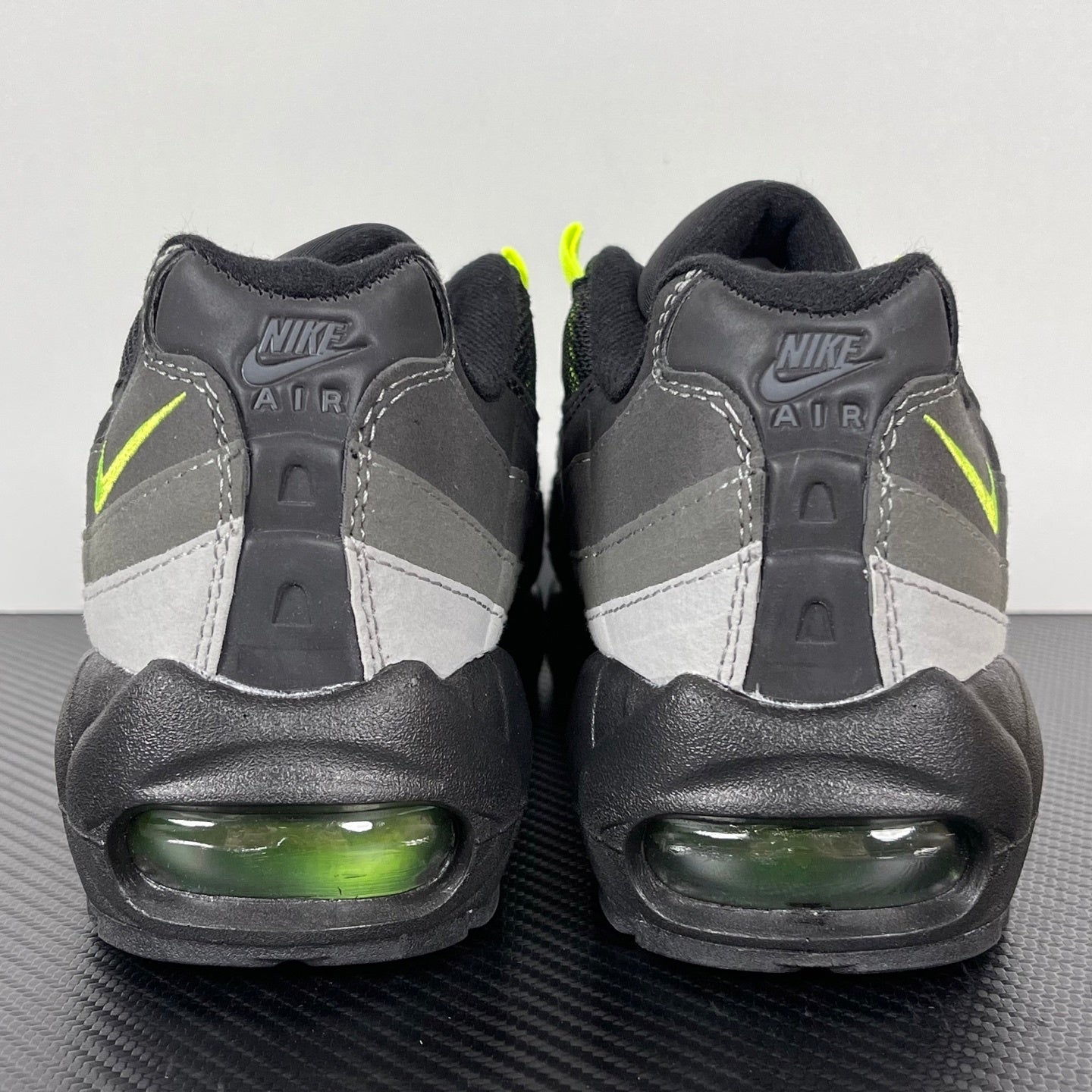 95 Black Neon
