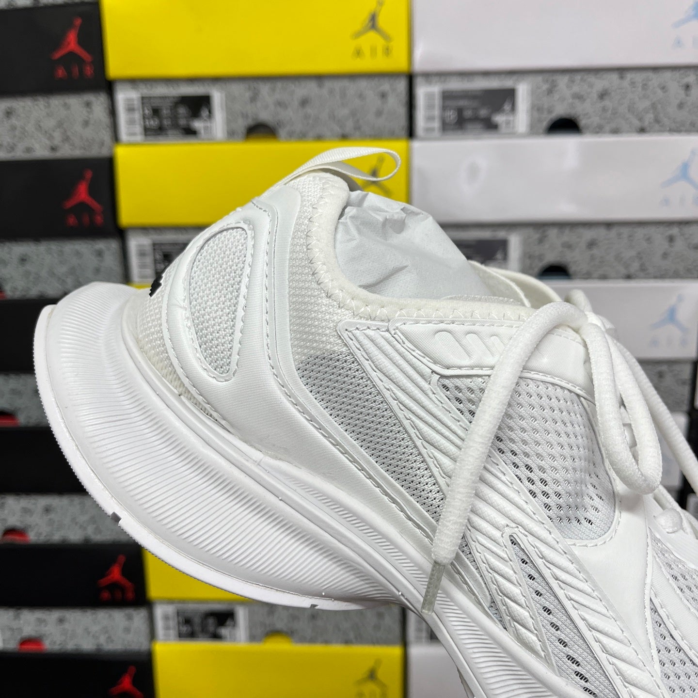 BLG Circuit White