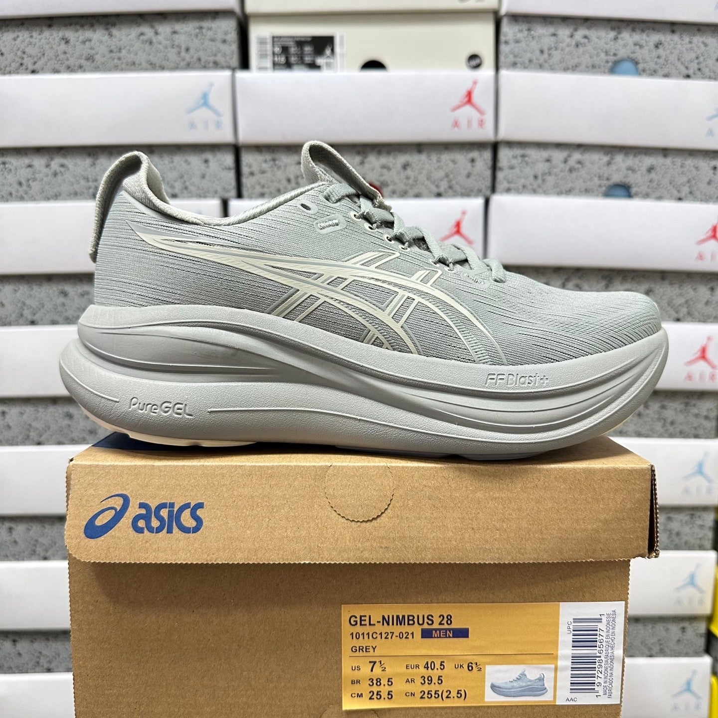 GEL-NIMBUS 28 Grey