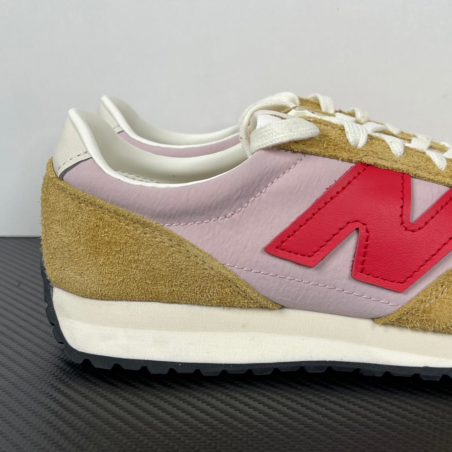 471 Brown Pink Red
